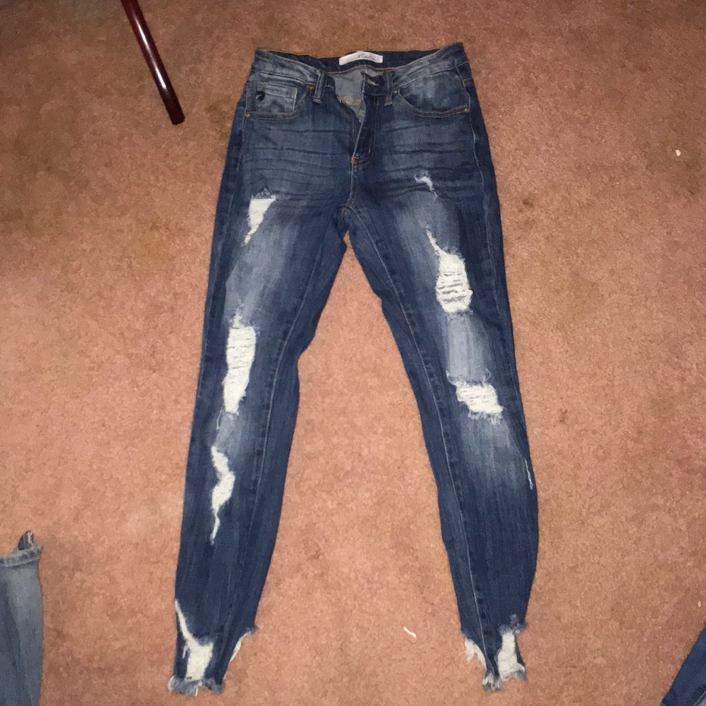 Kancan distresses skinnies